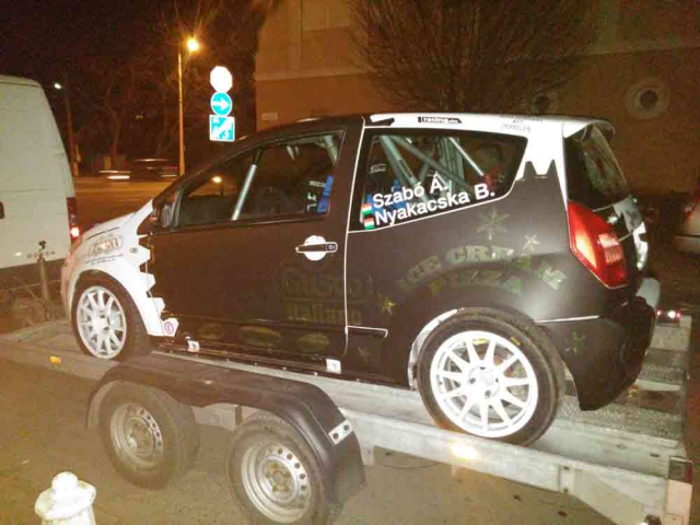 Autódekoráció, gépjármű dekorációs megoldást kínálunk kül- és beltérre egyaránt, akár helyszíni felméréssel, szereléssel is: cégtáblák, kirakat, reklámtábla, jármű dekoráció, ponyva…