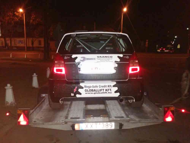 Autódekoráció, gépjármű dekorációs megoldást kínálunk kül- és beltérre egyaránt, akár helyszíni felméréssel, szereléssel is: cégtáblák, kirakat, reklámtábla, jármű dekoráció, ponyva…