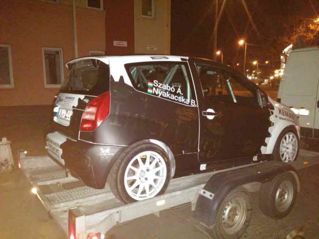 Autódekoráció, gépjármű dekorációs megoldást kínálunk kül- és beltérre egyaránt, akár helyszíni felméréssel, szereléssel is: cégtáblák, kirakat, reklámtábla, jármű dekoráció, ponyva…