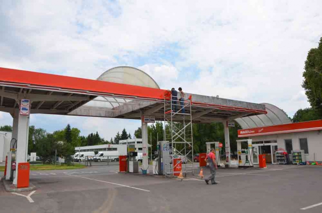 Benzinkút és üzlet dekoráció debrecen