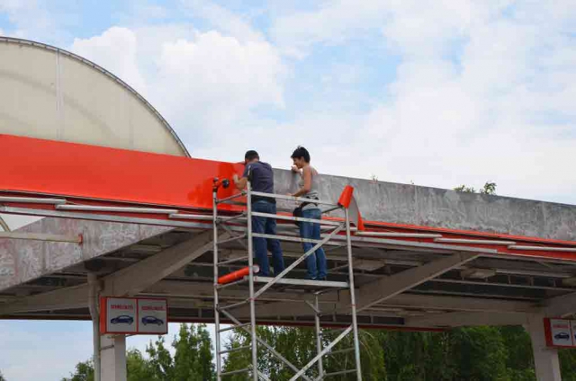 Benzinkút és üzlet dekoráció debrecen