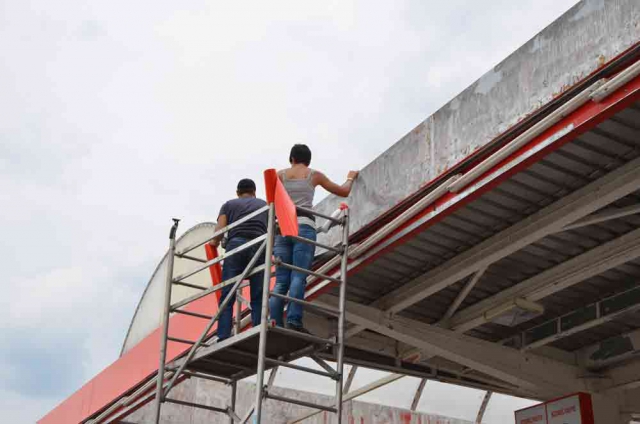 Benzinkút és üzlet dekoráció debrecen