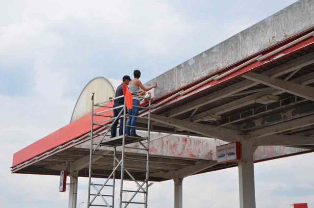 Benzinkút és üzlet dekoráció debrecen