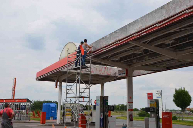 Benzinkút és üzlet dekoráció debrecen