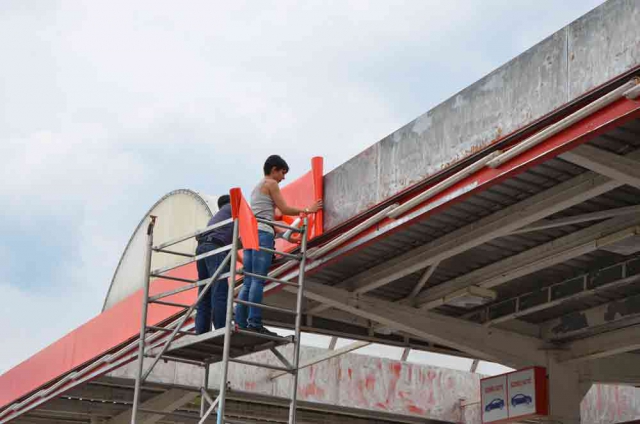 Benzinkút és üzlet dekoráció debrecen