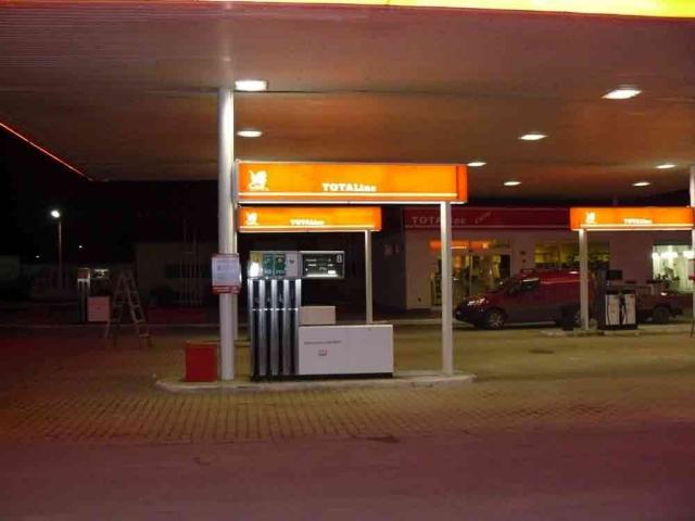 Világító Reklámtábla készítés debrecen, Világító Reklámtábla készítés debrecen,