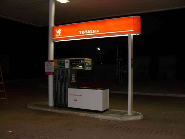 Világító Reklámtábla készítés debrecen, Világító Reklámtábla készítés debrecen,