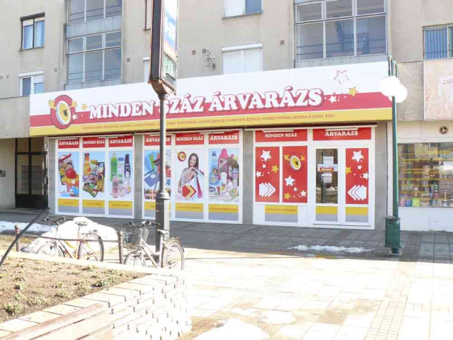 Hajdúszoboszló kirakat és ablak dekoráció készítés