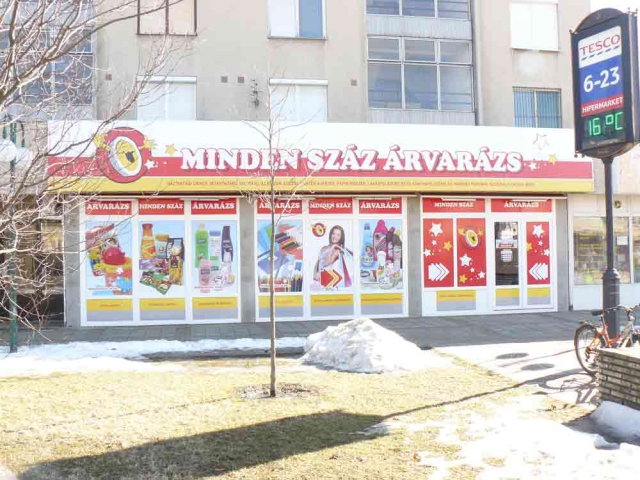 Hajdúszoboszló kirakat és ablak dekoráció készítés