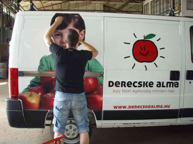 Teljes autóbevonás, részleges autódekoráció reklámfóliázás debrecen
