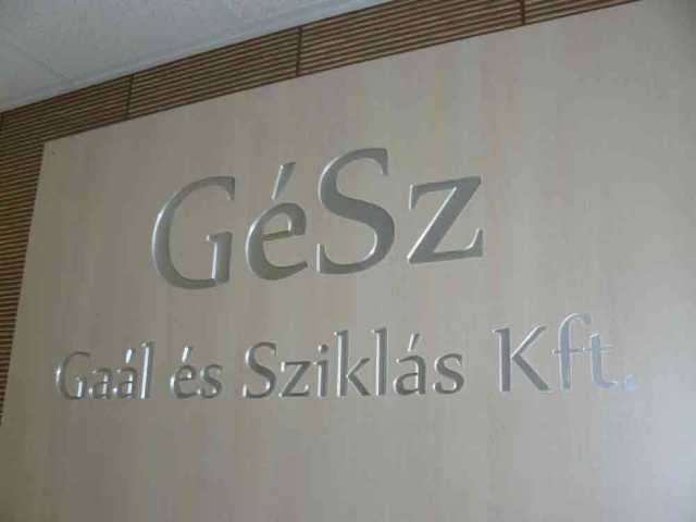 Debrecen üzlet dekoráció készítés