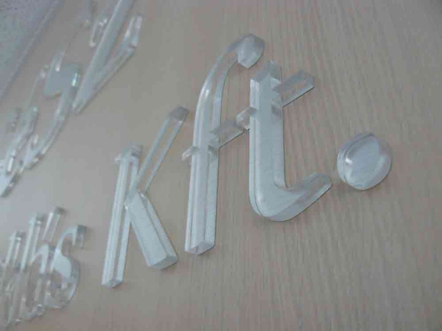 Debrecen üzlet dekoráció készítés