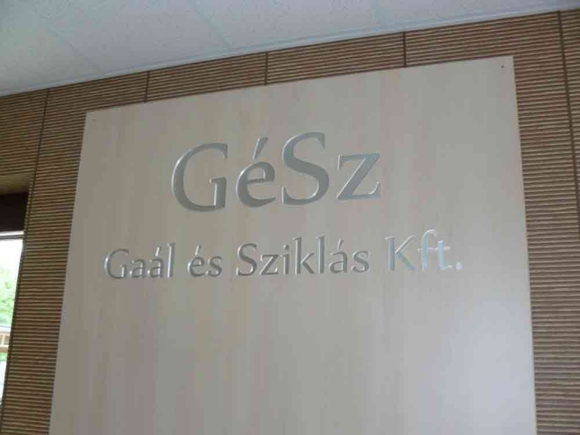 Debrecen üzlet dekoráció készítés