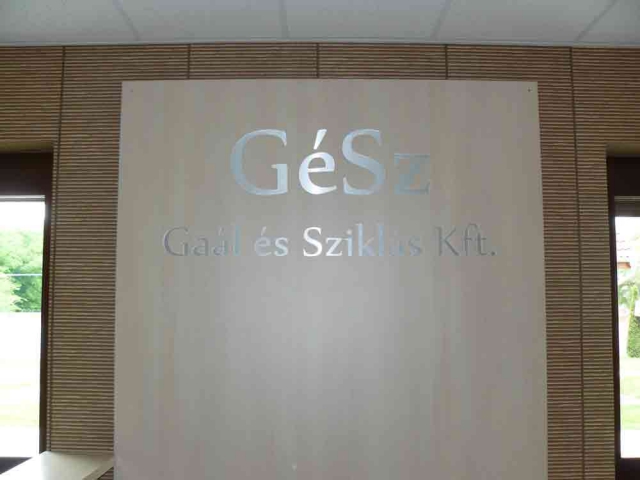 Debrecen üzlet dekoráció készítés