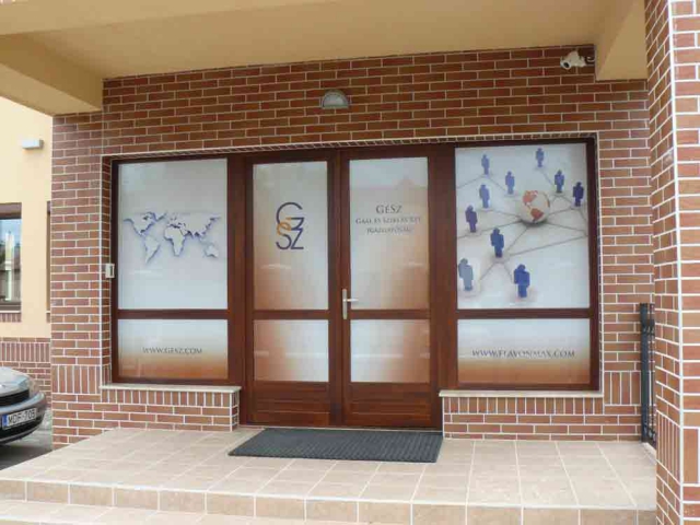 Debrecen üzlet dekoráció készítés