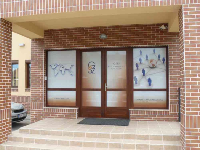 Debrecen üzlet dekoráció készítés