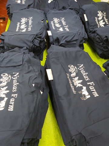 Szitanyomtatás, szitanyomás, pólónyomtatás, munkaruha emblémázás, munkaruha cégesítés Deberece