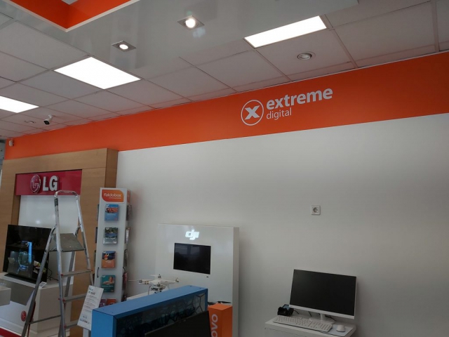 Emag-Extreme digital üzlet arculat váltás Debrecen