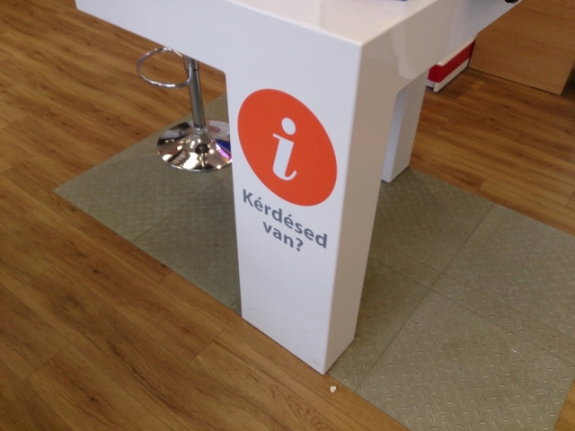 Kirakat dekoráció és ablak dekoráció Debrecen