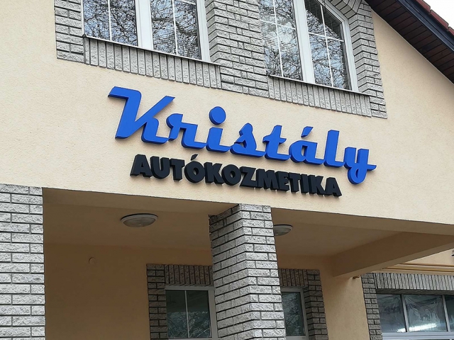 3D világító betű, plasztikus betű, reklám betű Debrecen