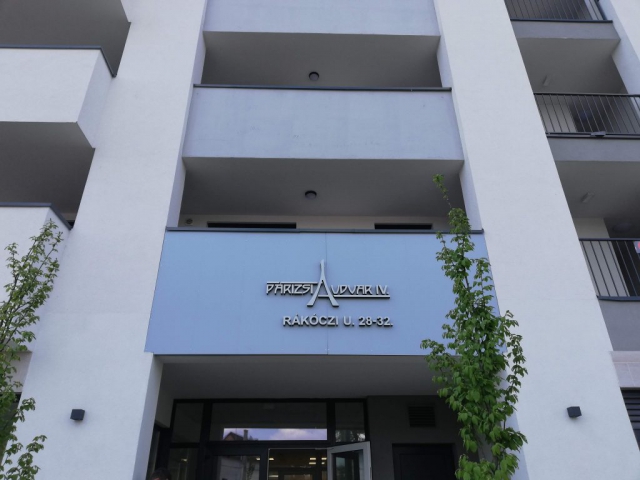 3D világító betű, plasztikus betű, reklám betű Debrecen