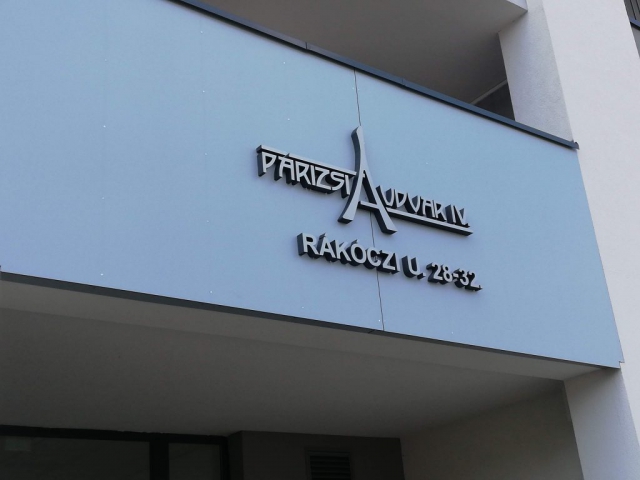 3D világító betű, plasztikus betű, reklám betű, Dibond térbetű, indirekt világító betű Debrecen