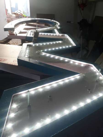 3D világító betű, plasztikus betű, reklám betű Debrecen