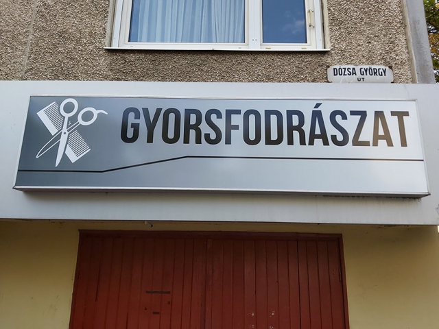 világitó cégtábla, világító reklámtábla debrecen